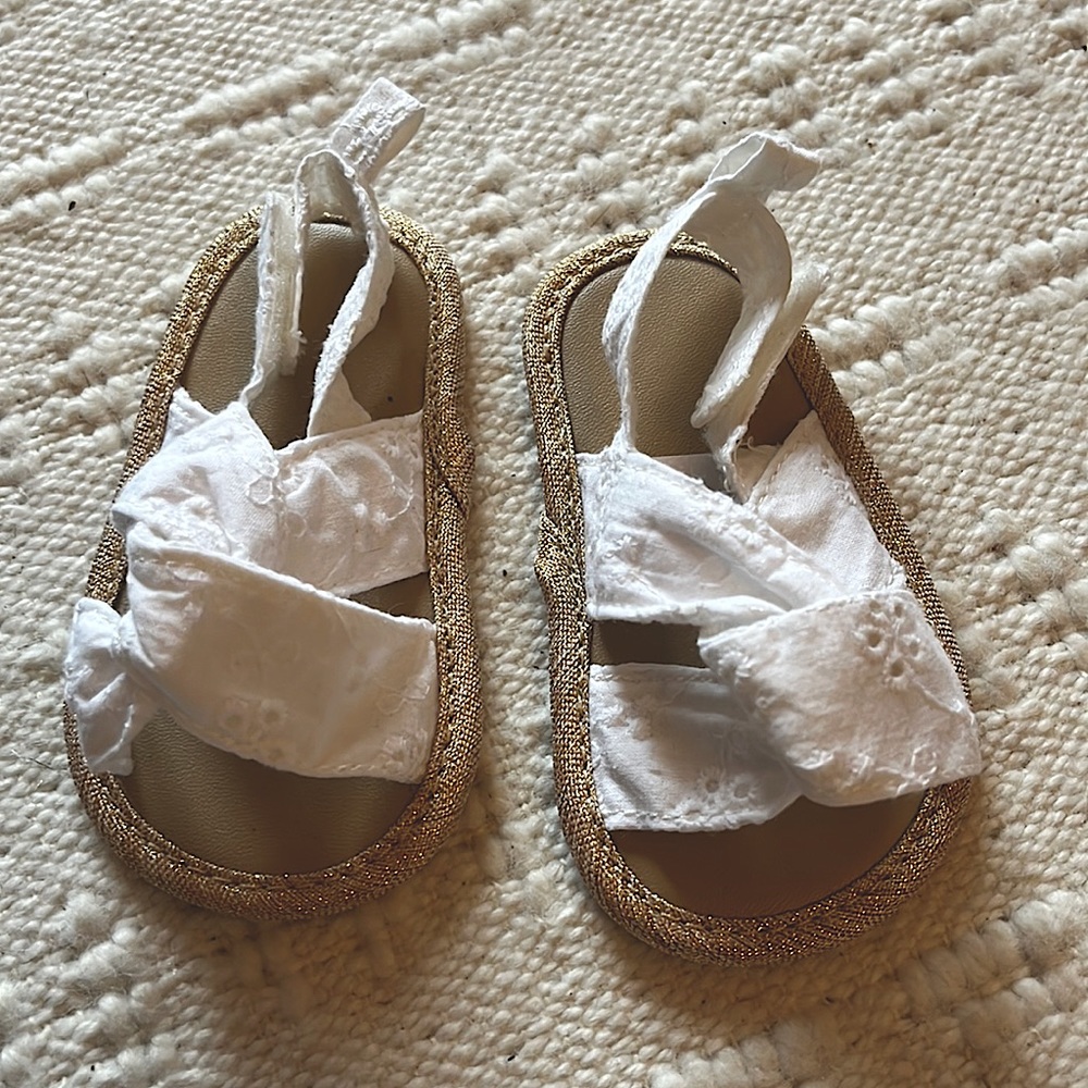Carter’s Sandals 0-3 months